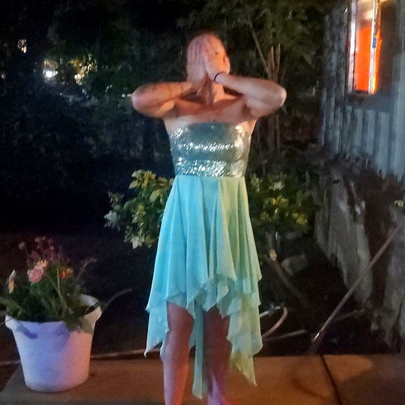Sparkly Prom Dress - Picture 1 of 5